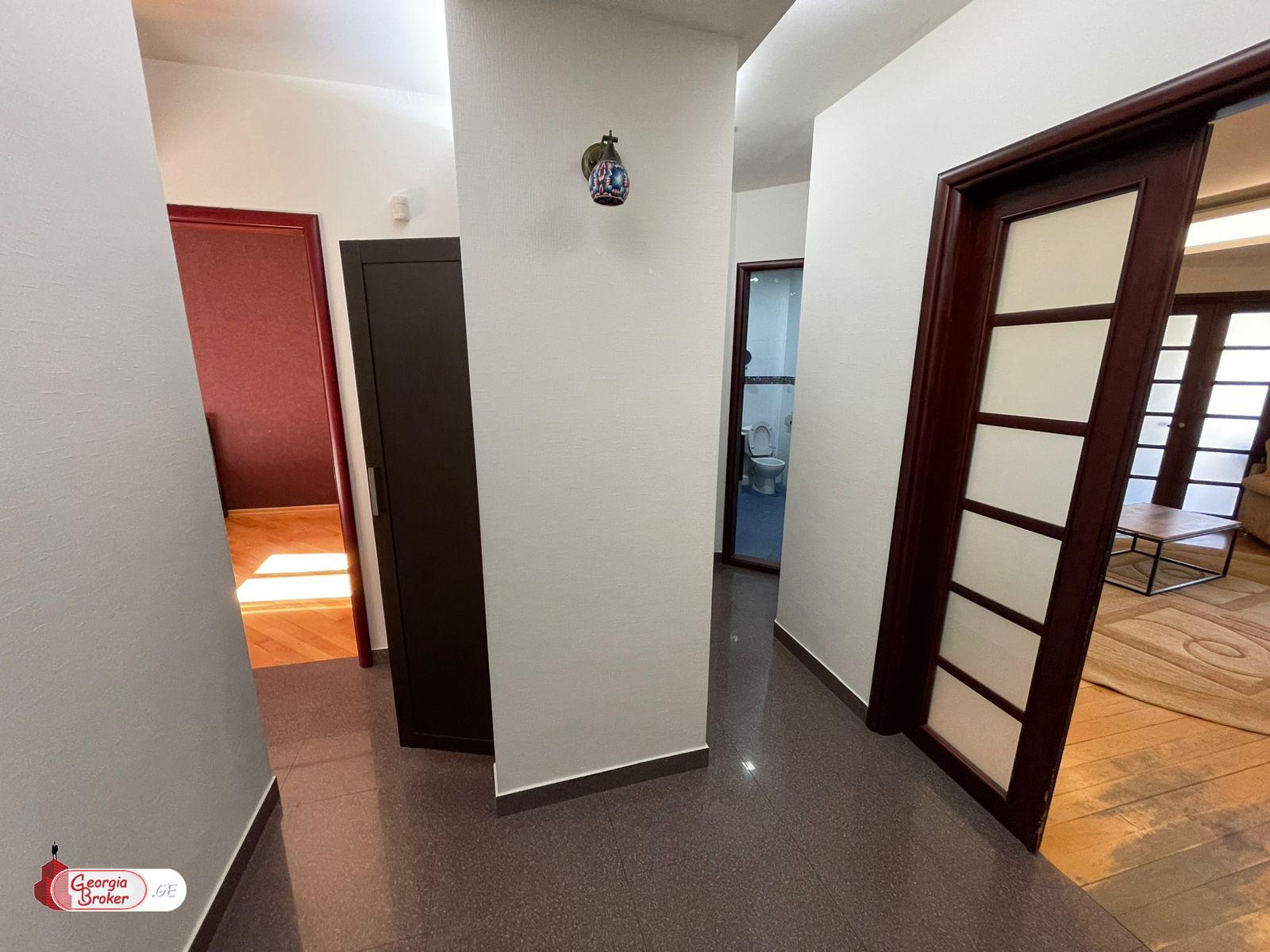 nearly repaired 3-room apartment for sale